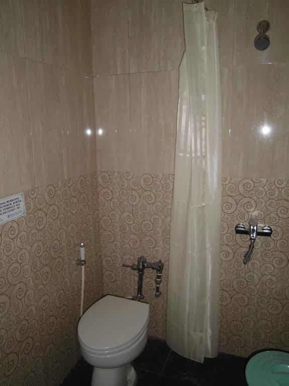 Griya Putri Dewi Guesthouse Yogyakarta Eksteriør billede