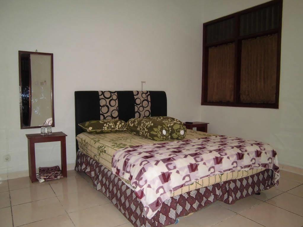 Griya Putri Dewi Guesthouse Yogyakarta Eksteriør billede