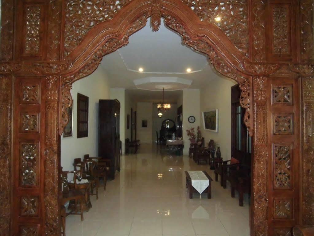 Griya Putri Dewi Guesthouse Yogyakarta Eksteriør billede