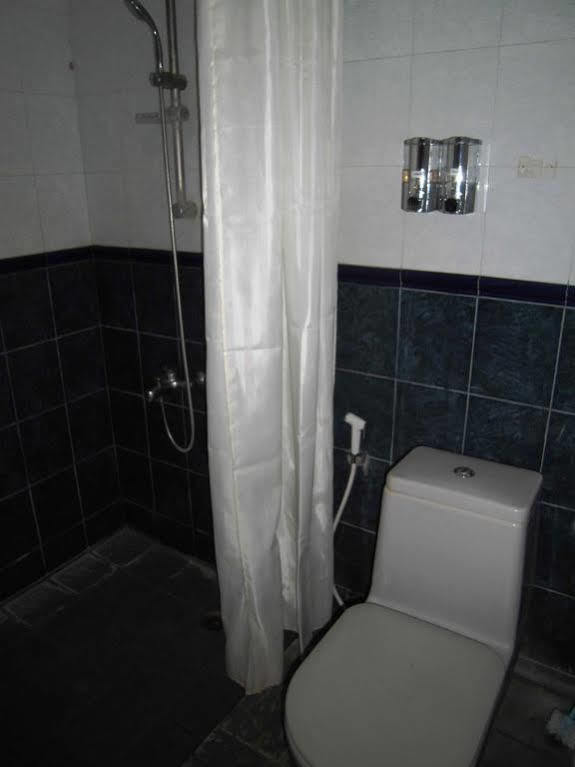 Griya Putri Dewi Guesthouse Yogyakarta Eksteriør billede